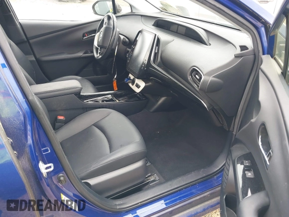 2018 Toyota Prius Two with VIN JTDKARFU4J3056091, listed as a IAAI auction lot 41919790 with 85,025 mi miles. Bid and sale history available at carsss.com. Image 5.