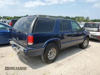 1998 GMC Jimmy SL with VIN 1GKCS13W1W2573343, listed as a Copart auction lot 61846274 with 0 mi miles and Salvage Title. Bid and sale history available at carsss.com. Image 3.