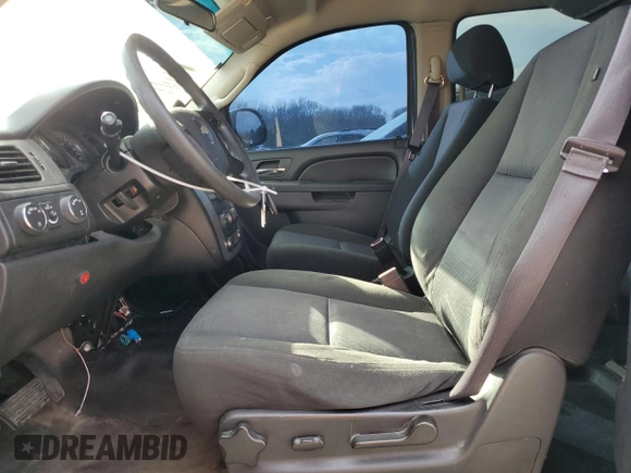 2014 Chevrolet Tahoe Commercial with VIN 1GNSK2E01ER165329, listed as a Copart auction lot 45497085 with 151,005 mi miles and Salvage title. Bid and sale history available at DreamBid. Image 7.