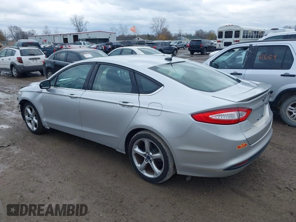 2016 Ford Fusion SE with VIN 3FA6P0HD2GR278556, listed as a IAAI auction lot 40749996 with 121,168 mi miles. Bid and sale history available at carsss.com. Image 3.