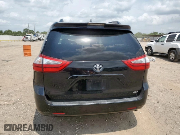 2018 Toyota Sienna XLE Auto Access Seat with VIN 5TDYZ3DC3JS937714, listed as a Copart auction lot 57392425 with 212,231 mi miles and Salvage title. Bid and sale history available at DreamBid. Image 6.