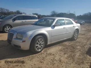 2009 Chrysler 300 z VIN 2C3KK53V09H568544, wystawiony jako Copart lot #47015735 z przebiegiem 126 245 mil mil oraz Szkoda całkowita • Salvage title. Historia ofert i sprzedaży dostępna na DreamBid. Obrazek 1.