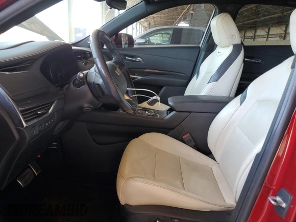 2019 Cadillac XT4 FWD Sport z VIN 1GYFZER44KF160024, wystawiony jako Copart lot #56767925 z przebiegiem 82 881 mil mil oraz Szkoda całkowita • Salvage title. Historia ofert i sprzedaży dostępna na DreamBid. Obrazek 7.