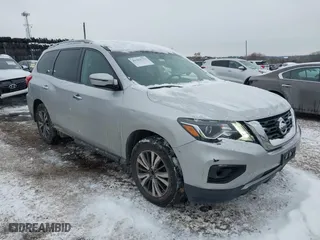 2017 Nissan Pathfinder SV with VIN 5N1DR2MN2HC687013, listed as a IAAI auction lot 41362733 with 129,832 mi miles. Bid and sale history available at carsss.com. Image 1.
