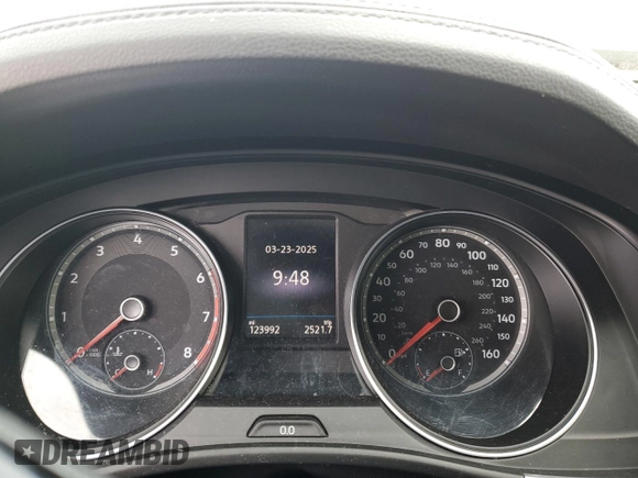 2018 Volkswagen Atlas SE z VIN 1V2CP2CA0JC595908, wystawiony jako Copart lot #50144705 z przebiegiem 123 992 mil mil oraz Szkoda całkowita • Salvage title. Historia ofert i sprzedaży dostępna na DreamBid. Obrazek 9.