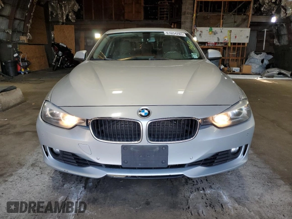 2014 BMW 3 Series 328i xDrive z VIN WBA3B5C55EP652751, wystawiony jako Copart lot #61654285 z przebiegiem 134 642 mil mil oraz Szkoda całkowita • Salvage title. Historia ofert i sprzedaży dostępna na DreamBid. Obrazek 5.