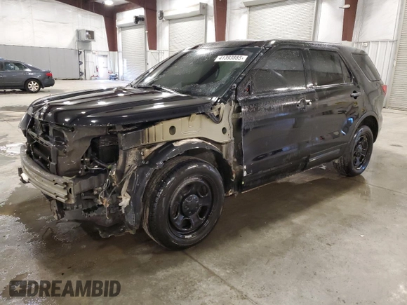 2016 Ford Utility Police Interceptor with VIN 1FM5K8AR1GGD05998, listed as a Copart auction lot 41393885 with 140,060 mi miles and Salvage Title. Bid and sale history available at carsss.com. Image 1.