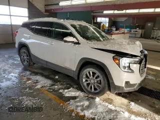 2022 GMC Terrain SLT z VIN 3GKALVEV1NL125357, wystawiony jako Copart lot #45694985 z przebiegiem 42 334 mil mil oraz Szkoda całkowita • Salvage title. Historia ofert i sprzedaży dostępna na DreamBid. Obrazek 4.