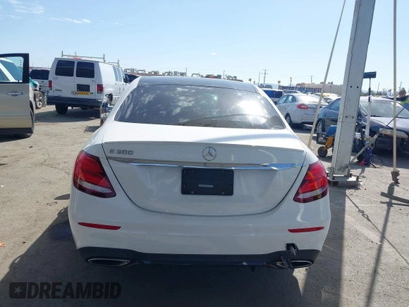 2019 Mercedes-Benz E-Class E 300 with VIN WDDZF4JB8KA566102, listed as a IAAI auction lot 41690183 with 89,085 mi miles. Bid and sale history available at carsss.com. Image 16.