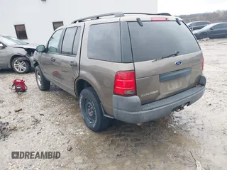 2003 Ford Explorer XLS z VIN 1FMZU72K63UA13640, wystawiony jako IAAI lot #41169432 z przebiegiem 212 849 mil mil oraz . Historia ofert i sprzedaży dostępna na DreamBid. Obrazek 3.
