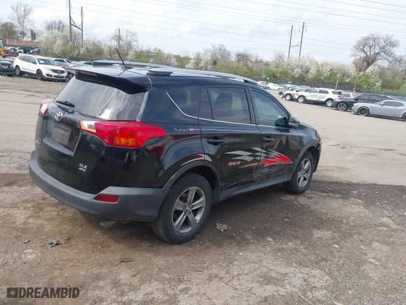 2015 Toyota RAV4 XLE with VIN 2T3RFREV4FW270089, listed as a IAAI auction lot 41943299 with 182,879 mi miles. Bid and sale history available at carsss.com. Image 4.