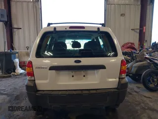 2006 Ford Escape XLS z VIN 1FMCU92Z16KC62653, wystawiony jako IAAI lot #42036057 z przebiegiem 214 465 mil mil oraz . Historia ofert i sprzedaży dostępna na DreamBid. Obrazek 16.