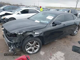 2018 Volvo S90 Momentum with VIN LVY982AK7JP025569, listed as a IAAI auction lot 41684964 with 102,815 mi miles. Bid and sale history available at carsss.com. Image 2.