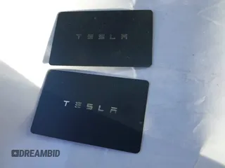 2019 Tesla Model 3 Mid Range z VIN 5YJ3E1EA0KF322776, wystawiony jako IAAI lot #41703368 z przebiegiem 131 264 mil mil oraz . Historia ofert i sprzedaży dostępna na DreamBid. Obrazek 11.