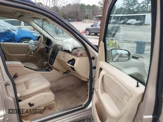 2003 Mercedes-Benz M-Class 3.2L with VIN 4JGAB54E43A383811, listed as a IAAI auction lot 41204136 with 209,327 mi miles. Bid and sale history available at carsss.com. Image 5.