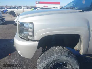 2008 Chevrolet Silverado 1500 LTZ with VIN 2GCEK133781213281, listed as a IAAI auction lot 41408471 with 241,389 mi miles. Bid and sale history available at carsss.com. Image 18.
