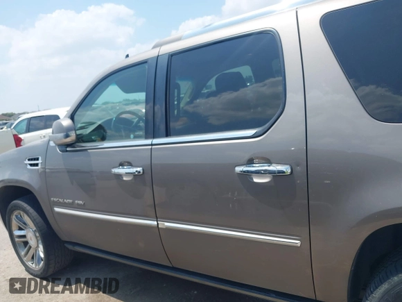 2014 Cadillac Escalade ESV Platinum with VIN 1GYS3KEF9ER241951, listed as a IAAI auction lot 42329074 with 239,665 mi miles and . Bid and sale history available at DreamBid. Image 14.