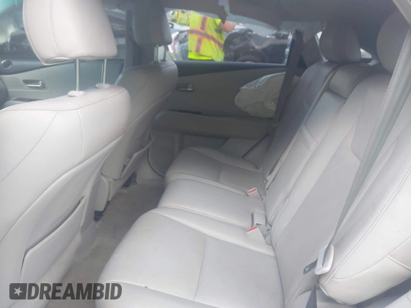 2011 Lexus RX 350 z VIN 2T2BK1BA1BC092805, wystawiony jako IAAI lot #42275093 z przebiegiem 175 918 mil mil oraz . Historia ofert i sprzedaży dostępna na DreamBid. Obrazek 8.