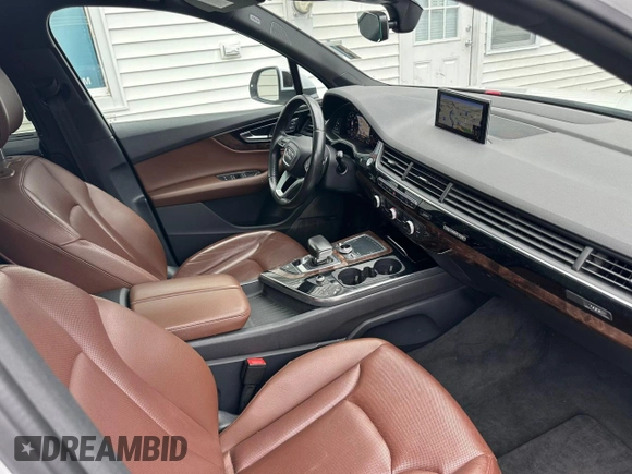 2018 Audi Q7 Premium Plus with VIN WA1LAAF70JD019706, listed as a Copart auction lot 63009995 with 109,501 mi miles and Clean title. Bid and sale history available at DreamBid. Image 7.