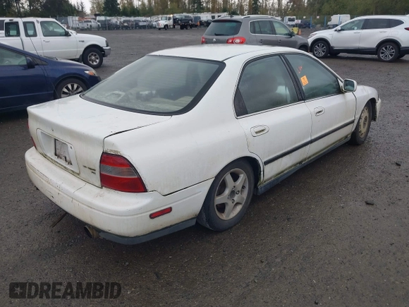 1994 Honda Accord EX with VIN JHMCD5655RC055152, listed as a IAAI auction lot 41432219 with 341,369 mi miles and . Bid and sale history available at carsss.com. Image 4.