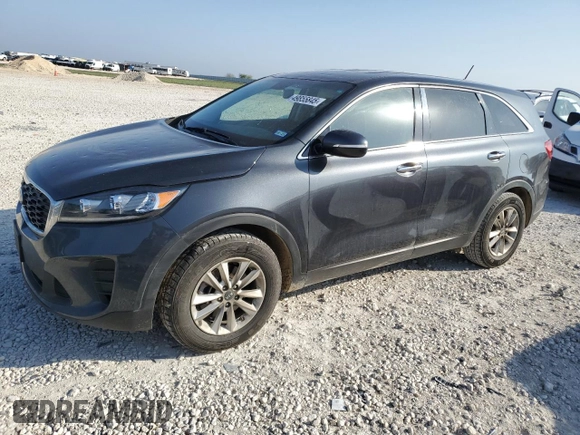2020 Kia Sorento LX z VIN 5XYPG4A35LG671902, wystawiony jako Copart lot #49855845 z przebiegiem 94 537 mil mil oraz Czysty tytuł • Clean title. Historia ofert i sprzedaży dostępna na DreamBid. Obrazek 1.