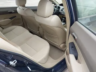 2006 Honda Civic LX z VIN JHMFA16566S000466, wystawiony jako IAAI lot #42213993 z przebiegiem 212 103 mil mil oraz . Historia ofert i sprzedaży dostępna na DreamBid. Obrazek 8.