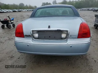 2005 Lincoln Town Car Signature Limited z VIN 1LNHM82W85Y648360, wystawiony jako Copart lot #55492705 z przebiegiem 76 110 mil mil oraz Tytuł czysty. Historia ofert i sprzedaży dostępna na DreamBid. Obrazek 6.