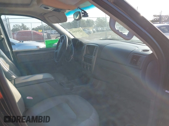 2005 Ford Explorer XLT with VIN 1FMZU73K35UB35552, listed as a IAAI auction lot 42513346 with Not provided miles and . Bid and sale history available at DreamBid. Image 5.