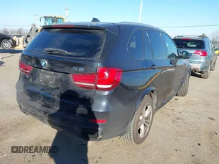2017 BMW X5 xDrive50i z VIN 5UXKR6C56H0J83813, wystawiony jako IAAI lot #41398752 z przebiegiem 105 239 mil mil oraz . Historia ofert i sprzedaży dostępna na DreamBid. Obrazek 4.