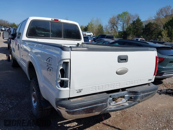 2003 Ford F-350 XL z VIN 1FTSW31P43EC84132, wystawiony jako IAAI lot #41940181 z przebiegiem 317 688 mil mil oraz . Historia ofert i sprzedaży dostępna na DreamBid. Obrazek 16.