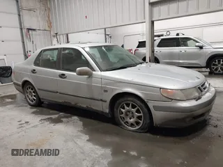 2001 Saab 9-5 with VIN YS3ED48E913024520, listed as a IAAI auction lot 41547440 with 154,615 mi miles. Bid and sale history available at carsss.com. Image 13.