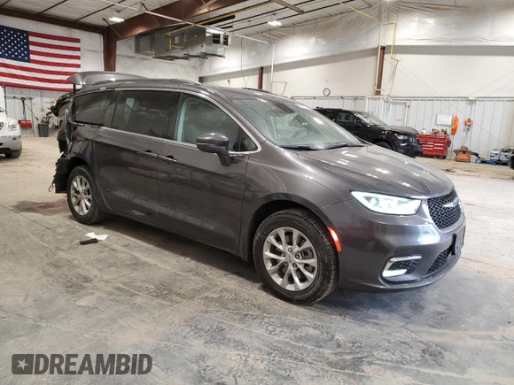 2022 Chrysler Pacifica Touring L z VIN 2C4RC3BG5NR113224, wystawiony jako Copart lot #46919215 z przebiegiem 54 223 mil mil oraz Szkody całkowita. Historia ofert i sprzedaży dostępna na DreamBid. Obrazek 4.