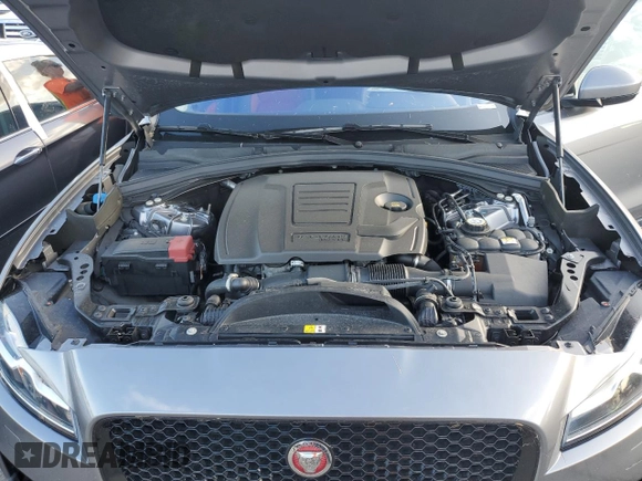 2020 Jaguar F-Pace 25t Checkered Flag Edition z VIN SADCP2FX4LA617865, wystawiony jako Copart lot #74434614 z przebiegiem Nie podano mil oraz Nie do naprawy • Non repairable. Historia ofert i sprzedaży dostępna na DreamBid. Obrazek 12.