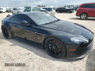 2015 Aston Martin Vantage z VIN SCFEBBAL2FGC18949, wystawiony jako Copart lot #54389965 z przebiegiem Nie podano mil oraz Szkody całkowita. Historia ofert i sprzedaży dostępna na DreamBid. Obrazek 4.
