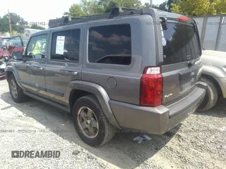 2007 Jeep Commander Sport z VIN 1J8HG48K67C685375, wystawiony jako IAAI lot #41677992 z przebiegiem 254 243 mil mil oraz . Historia ofert i sprzedaży dostępna na DreamBid. Obrazek 3.