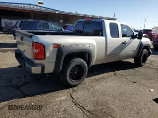 2008 Chevrolet Silverado 1500 LTZ with VIN 2GCEK190581265618, listed as a Copart auction lot 53326745 with 213,700 mi miles and Salvage Title. Bid and sale history available at DreamBid. Image 3.