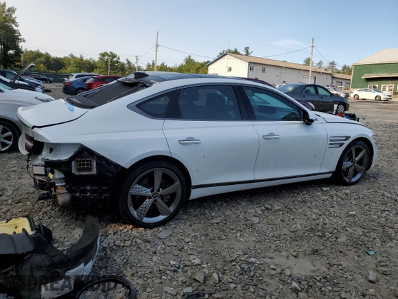 2022 Genesis G80 Sport with VIN KMTGB4SD1NU127325, listed as a Copart auction lot 70395384 with 28,844 mi miles and Salvage Title. Bid and sale history available at DreamBid. Image 3.