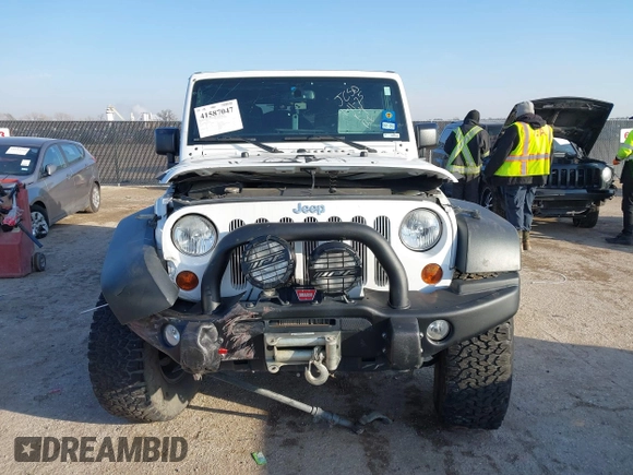 2013 Jeep Wrangler Unlimited Rubicon with VIN 1C4BJWFG0DL529739, listed as a IAAI auction lot 41587047 with 93,116 mi miles. Bid and sale history available at carsss.com. Image 12.