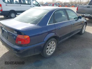 1998 Audi A4 с VIN WAUED68D8WA005001, выставлен на аукционе IAAI как лот 41833621 с пробегом 276 593 миль миль и . История ставок и продаж доступна на DreamBid. Изображение 4.