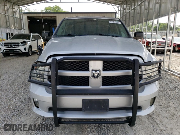 2014 Ram 1500 Express z VIN 1C6RR7FTXES123962, wystawiony jako Copart lot #55436905 z przebiegiem 99 995 mil mil oraz Szkoda całkowita • Salvage title. Historia ofert i sprzedaży dostępna na DreamBid. Obrazek 5.