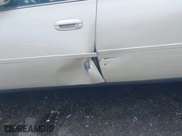 2003 Cadillac DeVille z VIN 1G6KD54Y03U182728, wystawiony jako IAAI lot #42080577 z przebiegiem 193 152 mil mil oraz . Historia ofert i sprzedaży dostępna na DreamBid. Obrazek 6.