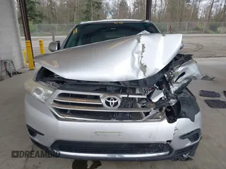 2013 Toyota Highlander with VIN 5TDZA3EH0DS043082, listed as a IAAI auction lot 41943547 with Not Provided miles and . Bid and sale history available at DreamBid. Image 12.