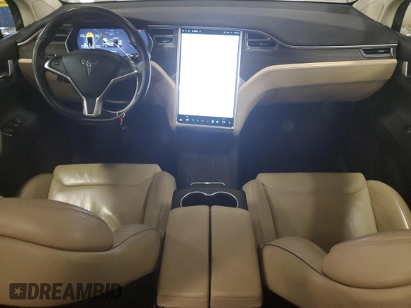2016 Tesla Model X 70D z VIN 5YJXCBE20GF003018, wystawiony jako Copart lot #57671695 z przebiegiem 117 238 mil mil oraz Szkoda całkowita • Salvage title. Historia ofert i sprzedaży dostępna na DreamBid. Obrazek 8.