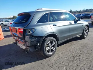 2019 Mercedes-Benz GLC 350e z VIN WDC0G5EB7KF619675, wystawiony jako IAAI lot #41549918 z przebiegiem 51 596 mil mil oraz . Historia ofert i sprzedaży dostępna na DreamBid. Obrazek 4.