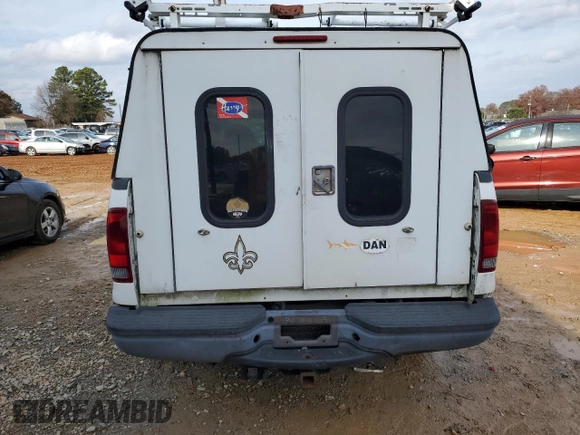 2003 Ford F-250 XL с VIN 1FTNF20L23EC17549, выставлен на аукционе Copart как лот 84267774 с пробегом 227 219 миль миль и Чистый • Clean title. История ставок и продаж доступна на DreamBid. Изображение 6.