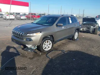 2018 Jeep Cherokee Latitude Plus with VIN 1C4PJMLB7JD576453, listed as a IAAI auction lot 41875382 with 81,298 mi miles. Bid and sale history available at carsss.com. Image 20.