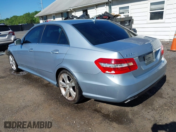 2013 Mercedes-Benz E 350 Luxury z VIN WDDHF5KB8DA670978, wystawiony jako IAAI lot #42176274 z przebiegiem 156 039 mil mil oraz . Historia ofert i sprzedaży dostępna na DreamBid. Obrazek 3.