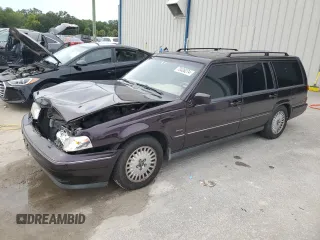 1997 Volvo 960 z VIN YV1KW9602V1042720, wystawiony jako Copart lot #70426274 z przebiegiem 68 087 mil mil oraz Szkody całkowita. Historia ofert i sprzedaży dostępna na DreamBid. Obrazek 1.