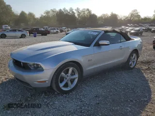 2012 Ford Mustang GT z VIN 1ZVBP8FF7C5265405, wystawiony jako Copart lot #74672574 z przebiegiem 134 476 mil mil oraz Szkoda całkowita • Salvage title. Historia ofert i sprzedaży dostępna na DreamBid. Obrazek 1.