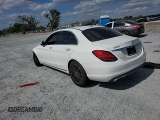 2021 Mercedes-Benz C 300 z VIN W1KWF8DB0MR652112, wystawiony jako Copart lot #52832335 z przebiegiem Nie podano mil oraz Nie do naprawy • Non repairable. Historia ofert i sprzedaży dostępna na DreamBid. Obrazek 2.